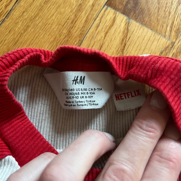 H&M stranger things long sleeved top - Picture 4 of 4